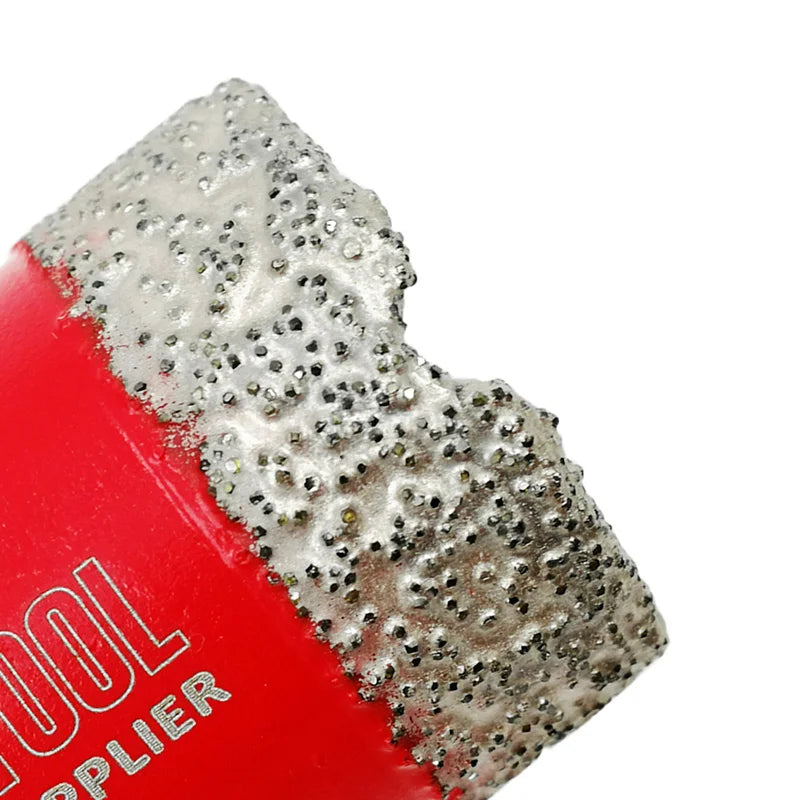 Dijamantska kruna 28 mm M14 – makro detalj dijamantskog segmenta za precizno bušenje