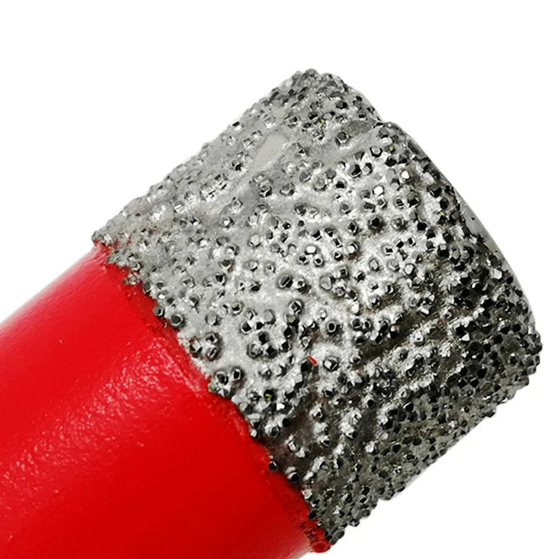 Detaljan prikaz dijamantskog segmenta krune 14 mm M14 A8531410 za bušenje pločica, granita i mermera