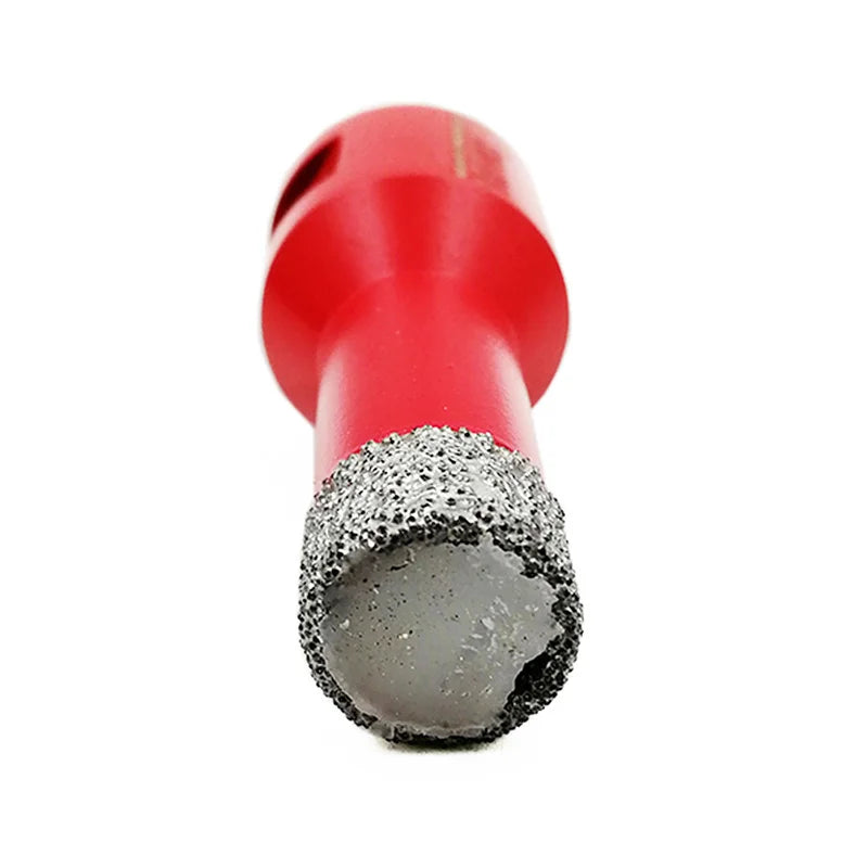 Dijamantska kruna 14 mm M14 A8531410 iz perspektive sa fokusom na radni deo krune