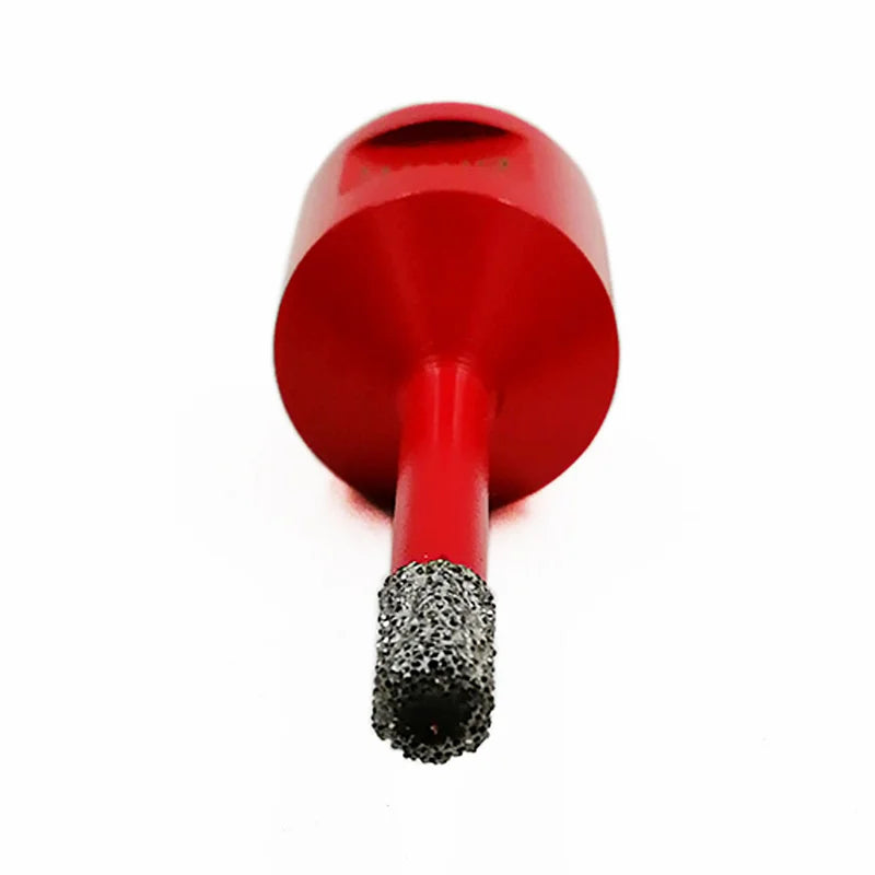 Dijamantska kruna 6 mm M14 A8530610 viđena iz perspektive sa fokusom na dijamantski vrh